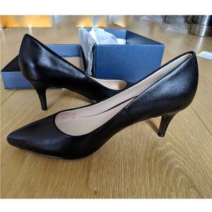 Brand New Cole Haan 7B black leather pumps/heels